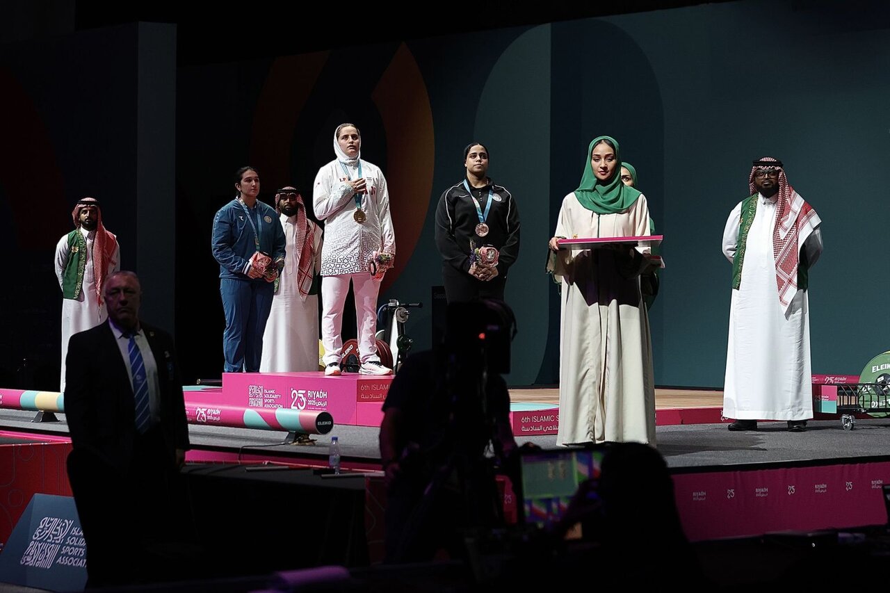 مهسا بهشتی: درس می‌خوانم و داروساز می‌شوم