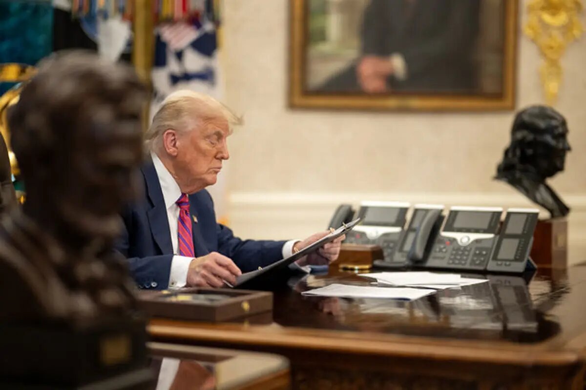 از ایمیلهای اپستین چه میدانیم؟/ ترامپ یک سلول خوب هم در بدنش ندارد 1 از ایمیلهای اپستین چه میدانیم؟/ ترامپ یک سلول خوب هم در بدنش ندارد