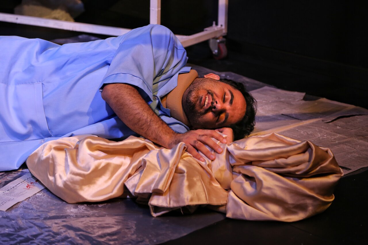 حتی کمانچه‌ی کلهر هم دردمان را دوا نکرد / گزارش تصویری نمایش «ستاره‌ی سُهیل» 8