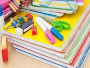 توزیع نوشت افزار بین دانش آموزان حاجی آباد