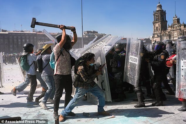 نسل زد شورش کرد / عکس