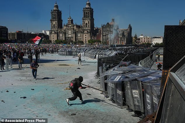 نسل زد شورش کرد / عکس