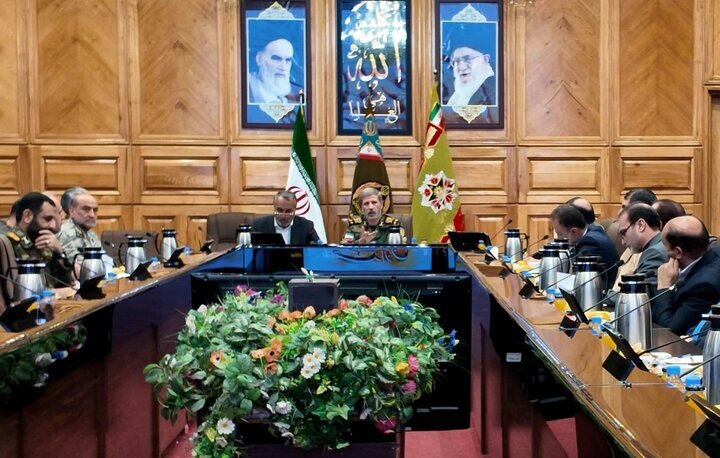 فرمانده کل ارتش: لحظه‌ای از ارتقای قدرت دفاعی غافل نیستیم/ از تجربیات جنگ ۱۲ روزه برای آماده‌تر شدن استفاده کرده‌ایم