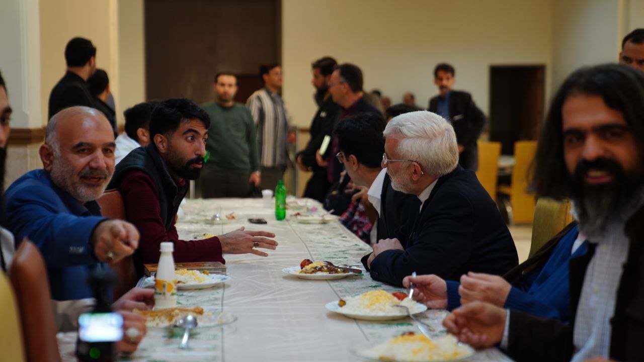 حضور سعید جلیلی در سلف یک دانشگاه و گفتگو با دانشجویان+تصاویر