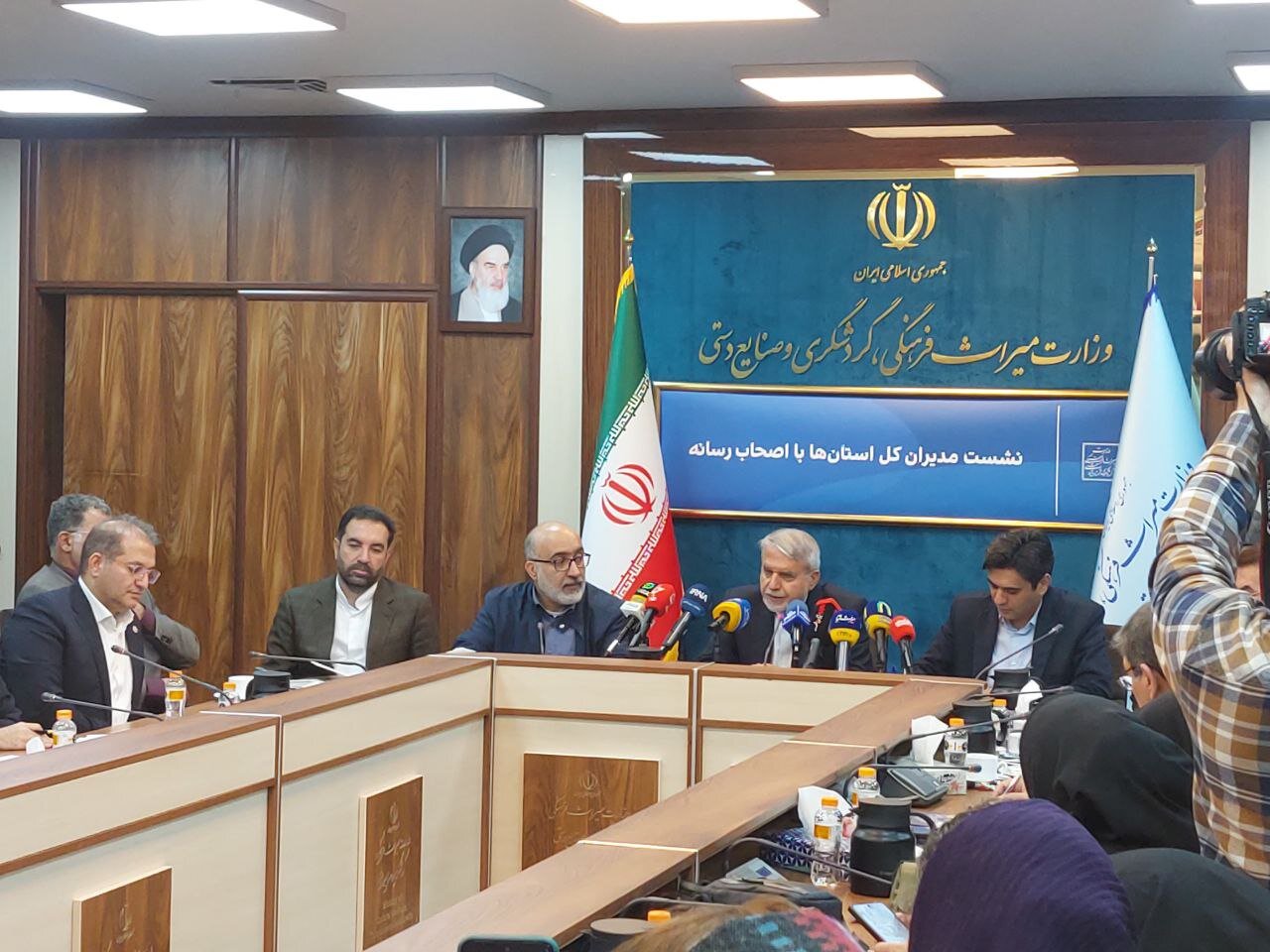 کاخ گلستان هویت جهانی تهران است، اجازه تخلف نمی‌دهیم/ برای معرفی زیبایی‌های ایران نیاز به تعامل با دنیا داریم/ ۳۰ استان کشور گرفتار فرونشست هستند