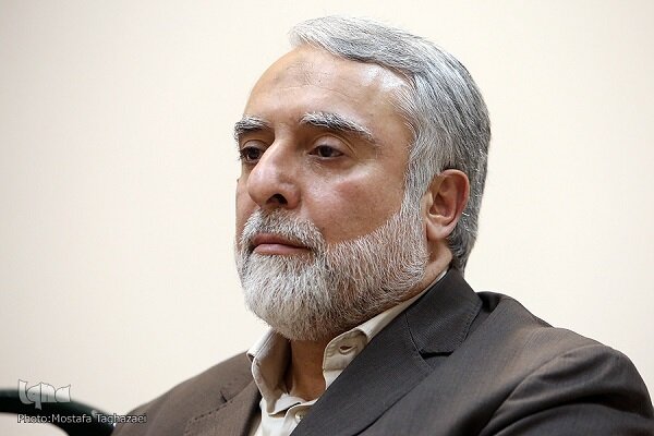 تحلیلگر صداوسیما: به مالک اشتر نیز لقبهای تندرو و سوپرانقلابی داده میشد! تحلیلگر صداوسیما: به مالک اشتر نیز لقبهای تندرو و سوپرانقلابی داده میشد!