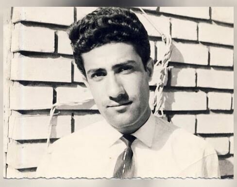 دوبلور معروف «الویس پریسلی» به دلیل مسمومیت جان خود را از دست داد؛ این حادثه در تاریخ چهارم آبان رخ داد.