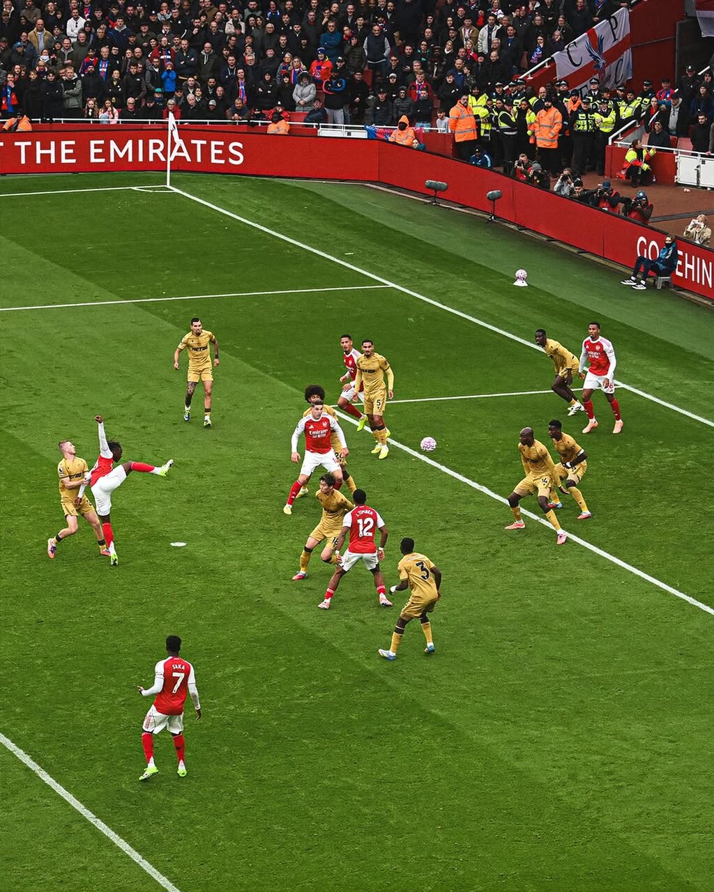 تصاویر منتخب لیگ برتر انگلیس؛ هالند و یک سیب!