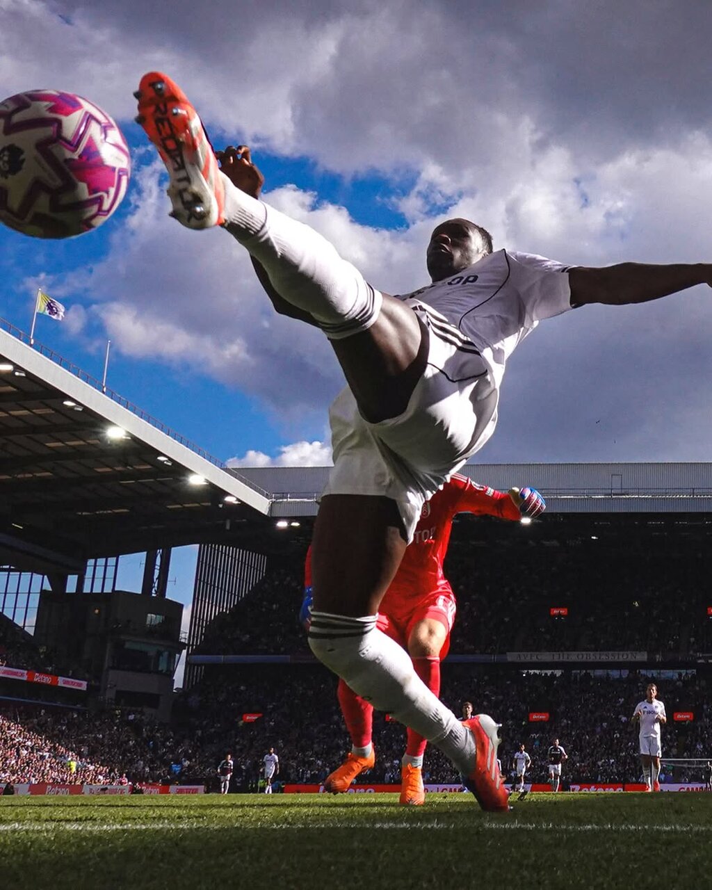 تصاویر منتخب لیگ برتر انگلیس؛ هالند و یک سیب!