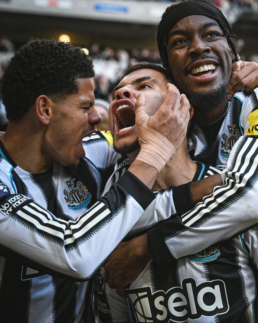 تصاویر منتخب لیگ برتر انگلیس؛ هالند و یک سیب!