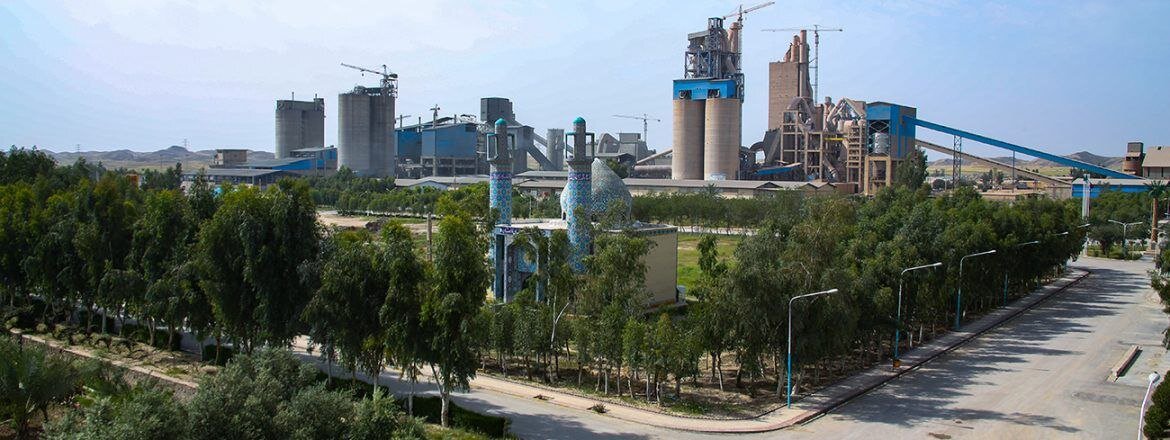 عملکرد موفق مدیر عامل شرکت سیمان خوزستان در مسیر توسعه و تولید در نیم‌سال اول سال ۱۴۰۴