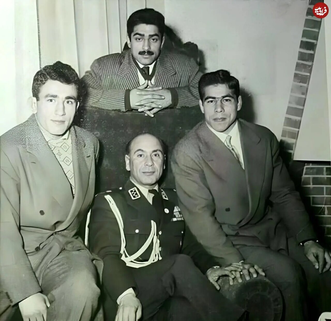 تصویر/عکس یادگاری تختی و فردین دهه ۳۰