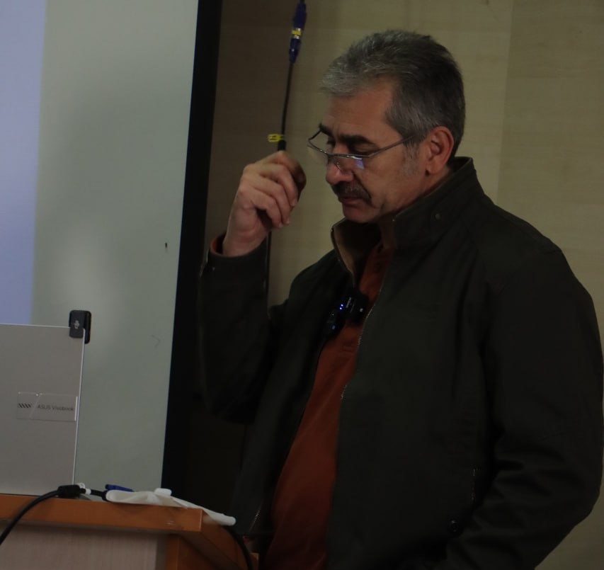 چرا فلسفه باید با سلاح خردورزی به نبرد الگوریتم‌ها برود؟ / هوش مصنوعی فرصتی برای تعریف مجدد «انسان بودن» در عصر سیطره داده‌ها