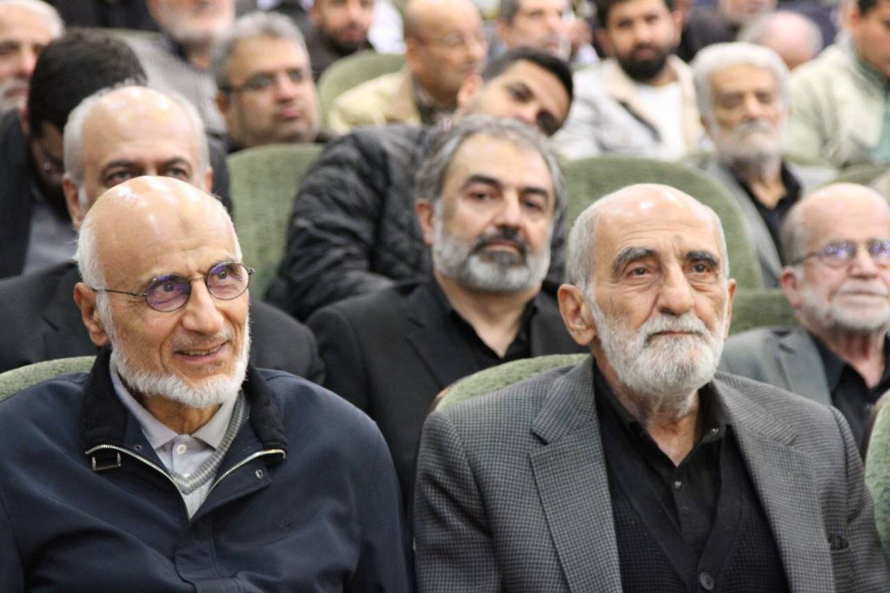 حسین شریعتمداری در کنار میرسلیم/ ناطق نوری هم آمده بود + تصاویر دوازدهمین سالگرد درگذشت مرحوم حاج حبیب الله عسگراولادی