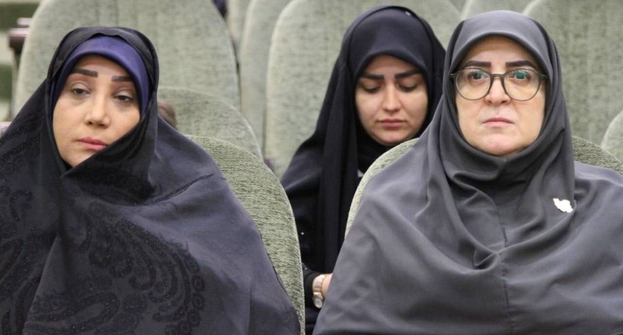 حسین شریعتمداری در کنار میرسلیم/ ناطق نوری هم آمده بود + تصاویر دوازدهمین سالگرد درگذشت مرحوم حاج حبیب الله عسگراولادی