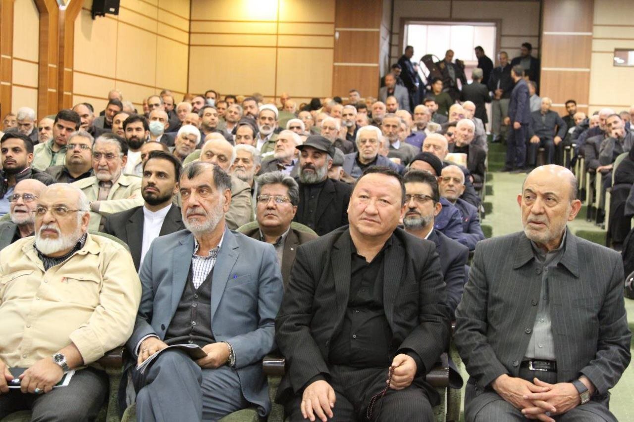 حسین شریعتمداری در کنار میرسلیم/ ناطق نوری هم آمده بود + تصاویر دوازدهمین سالگرد درگذشت مرحوم حاج حبیب الله عسگراولادی