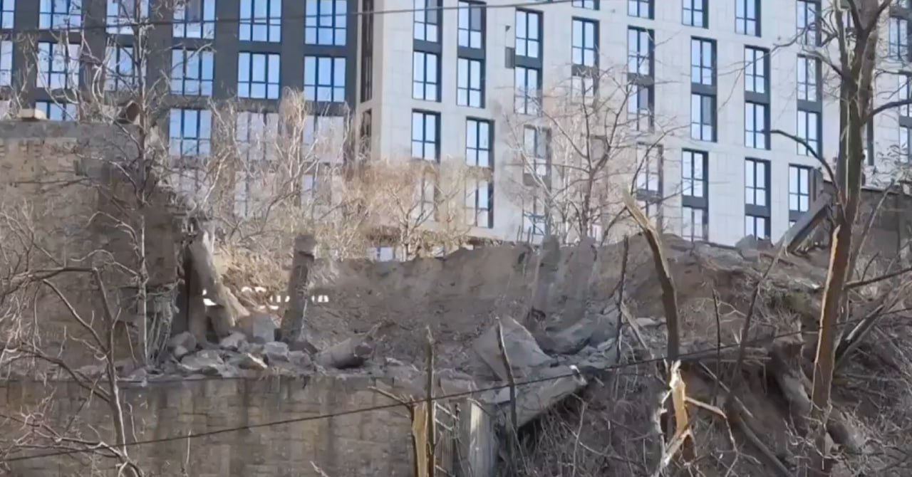 آسیب به سفارت آذربایجان در اوکراین در پی حمله موشکی روسیه و اعتراض باکو