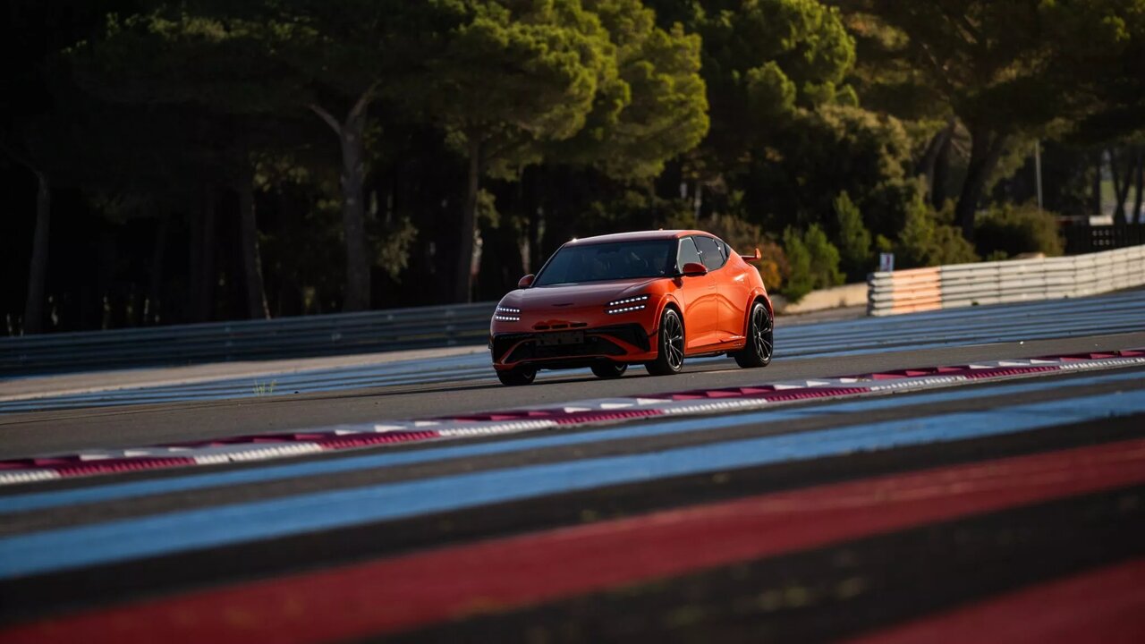 سورپرایز جنسیس / حمله به قلب مرسدسبنز و بیامو با «ماگما»