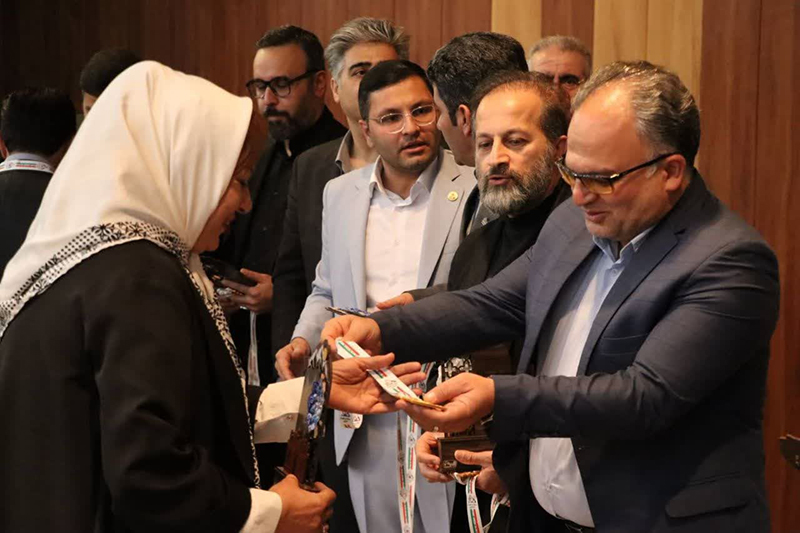 سمنان در اوج افتخار؛ تجلیل ملی از فاتحان ۳۱ قله کشور در همایش سیمرغ