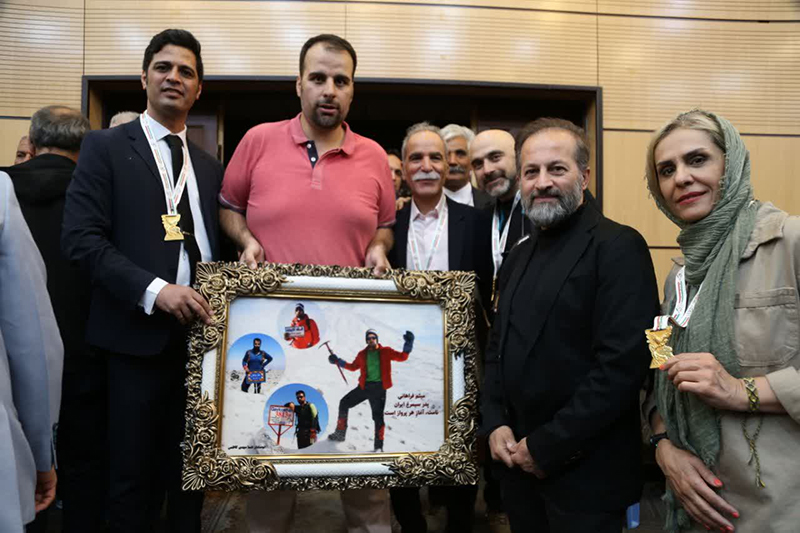 سمنان در اوج افتخار؛ تجلیل ملی از فاتحان ۳۱ قله کشور در همایش سیمرغ