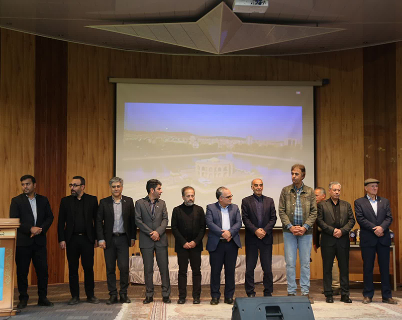 سمنان در اوج افتخار؛ تجلیل ملی از فاتحان ۳۱ قله کشور در همایش سیمرغ