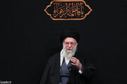 تصاویری از اولین شب مراسم عزاداری شهادت حضرت زهرا در حسینیه امام خمینی/ مداح معروف در بیت رهبری/ پزشکیان و اژه‌ای کنار هم نشستند