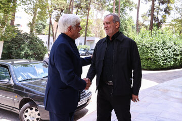 پشت پرده تاکید رسانه های قالیبافی بر استعفای عارف / ماجرا چه بود؟