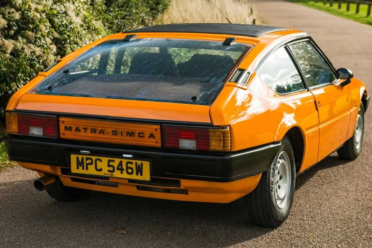 یک خودرو تولیدی فرانسوی با طراحی منحصر به فرد چراغ‌های پیکان عرضه شده است.