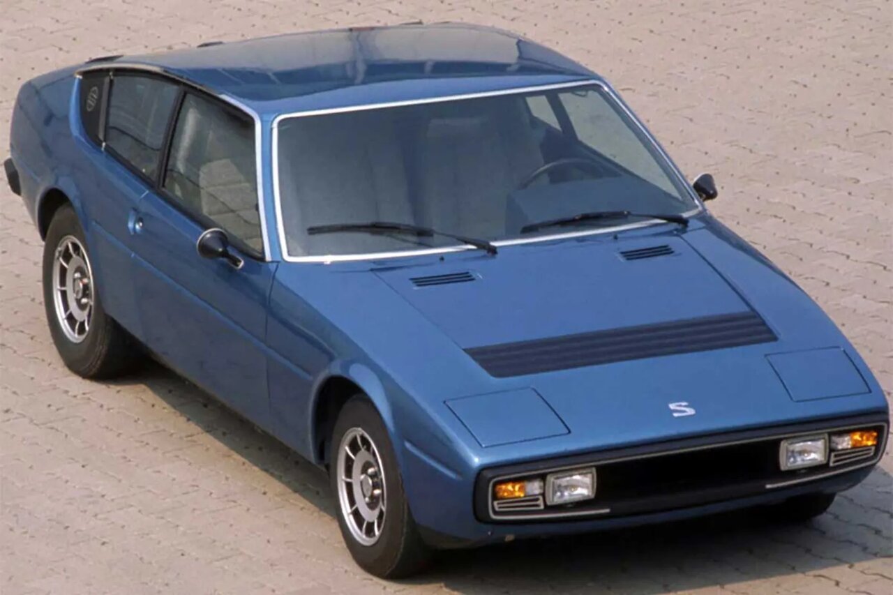 خودروی فرانسوی با چراغهای پیکان!