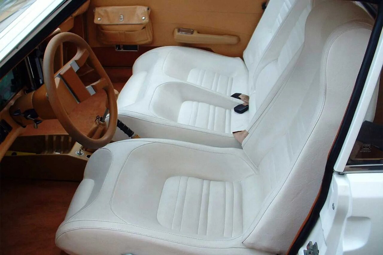 خودروی فرانسوی با چراغهای پیکان!