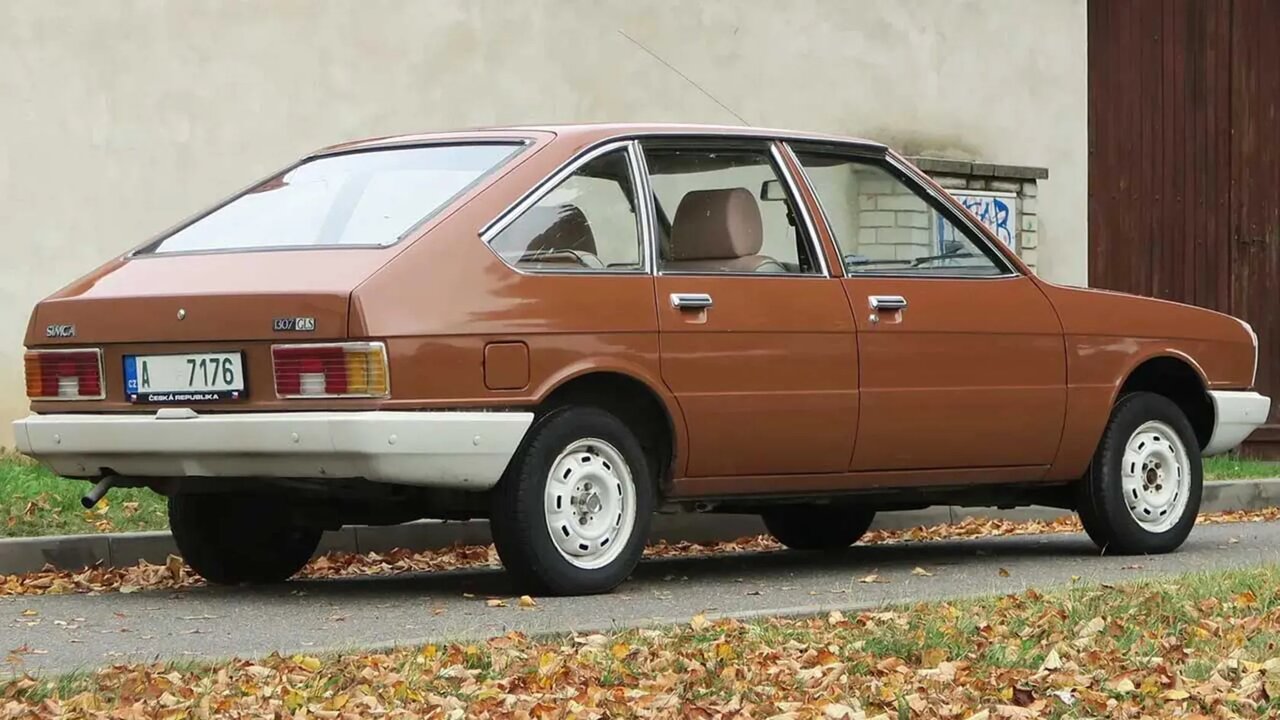 خودروی فرانسوی با چراغهای پیکان!