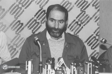 واکنش بهزاد نبوی به اتهام فساد مالی: چرا مدیران را بی‌آبرو می‌کنید؟