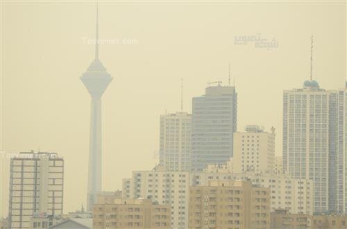 عکس | برج میلاد در آغوش غبار و دود غیب شد!