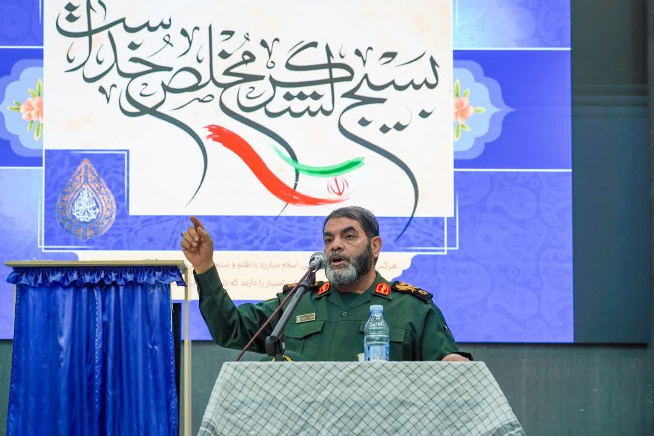 مراسم گرامیداشت عالم بزرگ و روحانی عدالت‌طلب، مرحوم شیخ میرزا علی نجفی در شهر بابک برگزار شد.