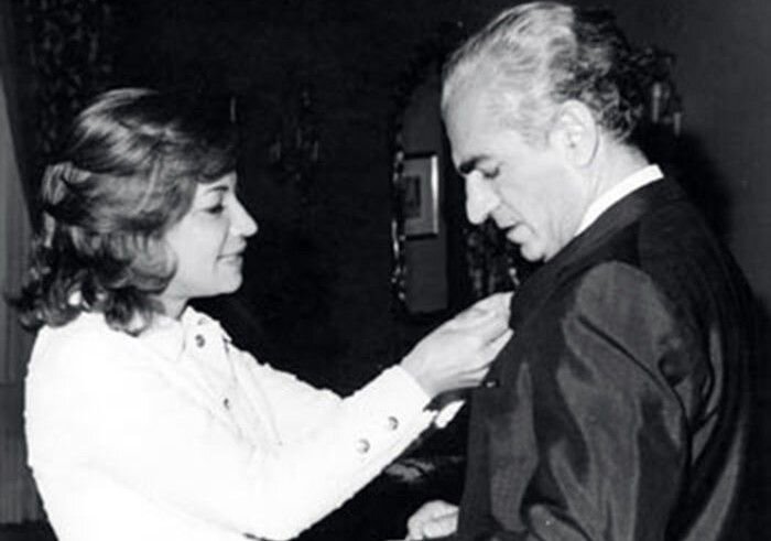 در خاطرات علمی، نقل قولی از شاه وجود دارد که بیان می‌کند: «این خواهرم به وضع عجیبی دچار شده است و در هر لحظه دچار هوس‌هایی می‌شود.»