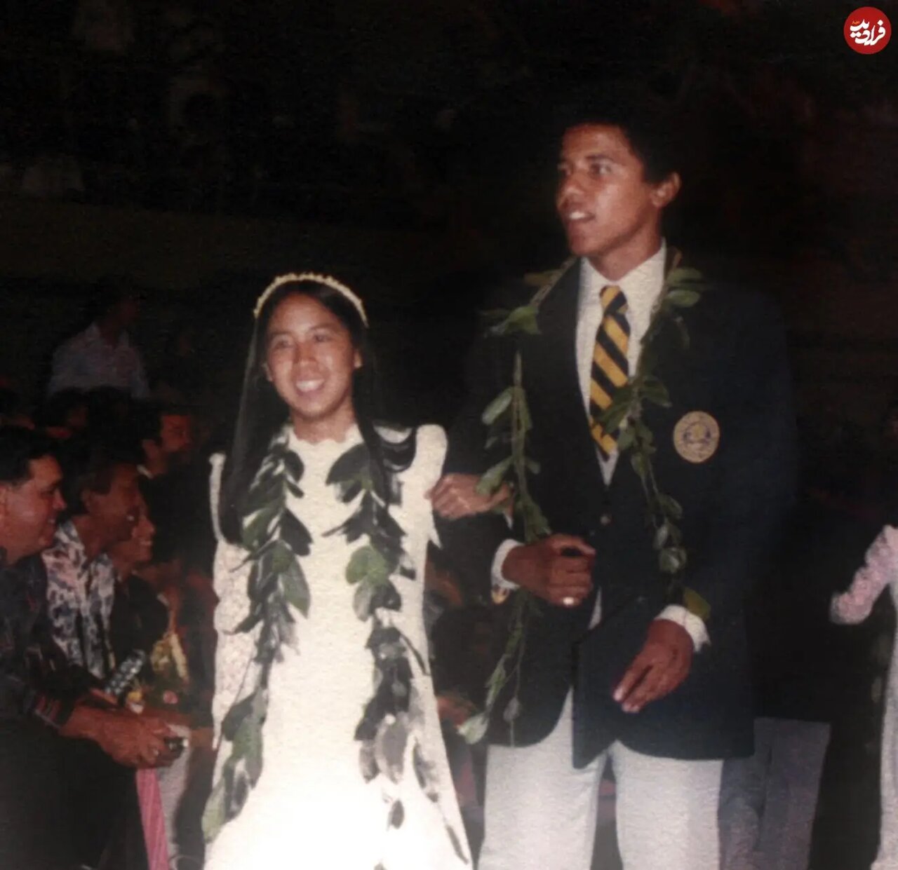 عکس/ باراک اوباما در روز فارغ التحصیلیاش از دبیرستان؛ سال ۱۳۵۸