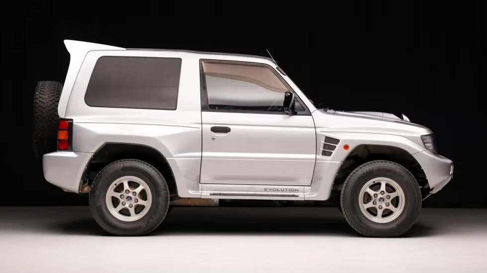 میتسوبیشی پاجرو با قدرت و طراحی استثنایی، به حراجی میرود /عکس