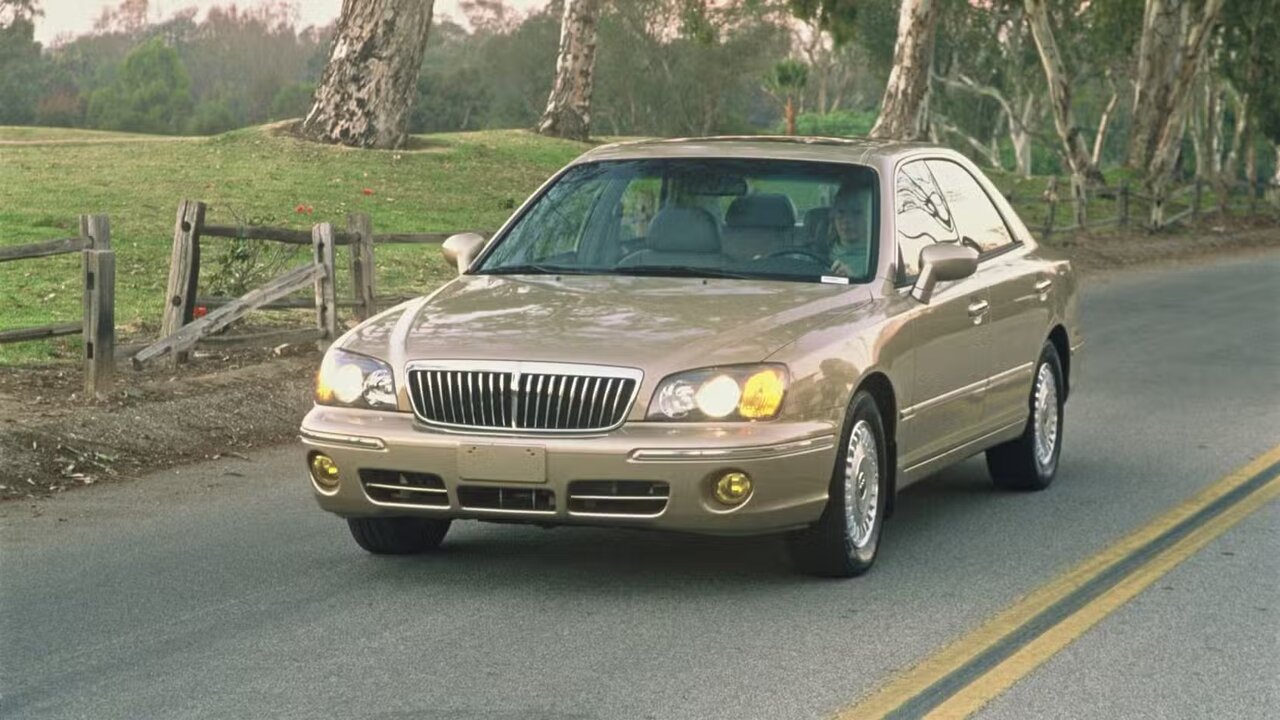 خودروی لوکس هیوندای که کسی آن را نمیشناسد