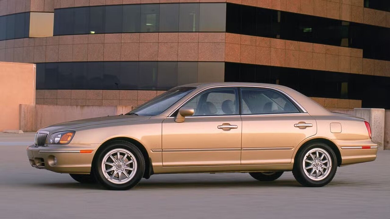 خودروی لوکس هیوندای که کسی آن را نمیشناسد