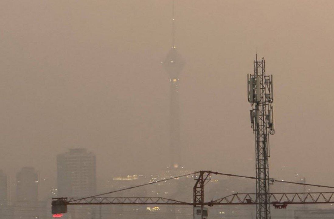 عکس | تصویری شوکهکننده از غیب شدن برج میلاد در میان آلودگی تهران؛ ساعتی قبل!