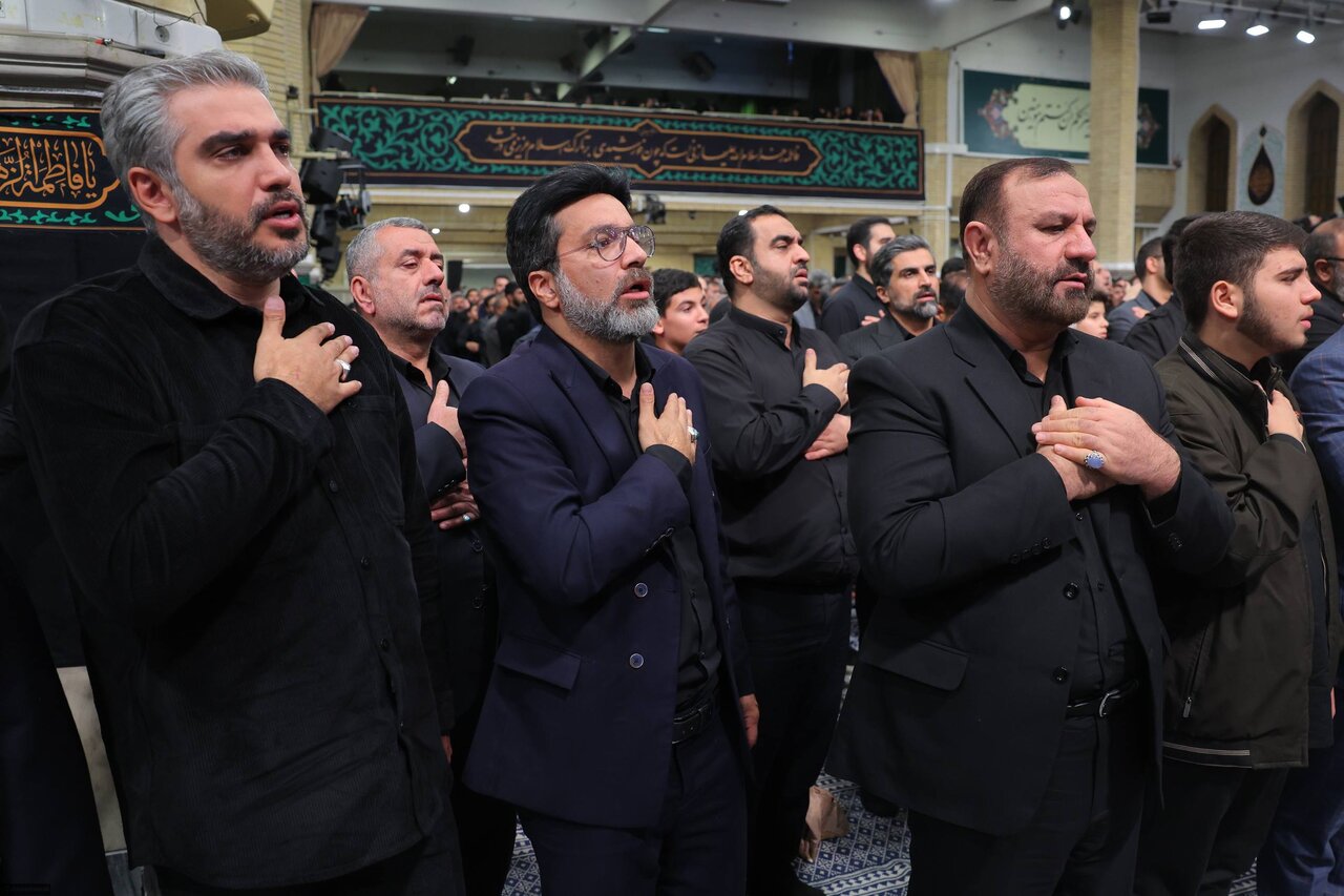 دو مجری صداوسیما در حسینیه امام خمینی+تصویر