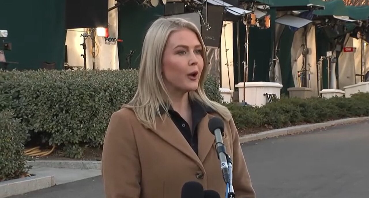 کاخ سفید اعلام کرد که دونالد ترامپ برای مدیریت وضعیت ونزوئلا چندین راهکار را در نظر گرفته است. کاخ سفید اعلام کرد که دونالد ترامپ برای مدیریت وضعیت ونزوئلا چندین راهکار را در نظر گرفته است.