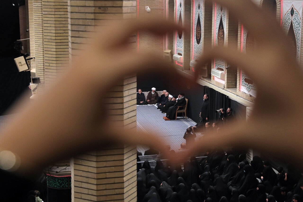 ثبت تصویر خاص در حسینیه امام خمینی از رهبری + عکس