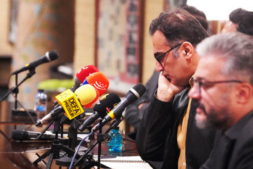 اگر خورشید نیستیم دست کم کِرم شب‌تاب باشیم/ این‌جا فقط جای حرفه‌ای‌هاست/ کوروش سلیمانی: همان‌قدر که نگران همسر و فرزندم هستم، نگران تئاتر شهر هم هستم