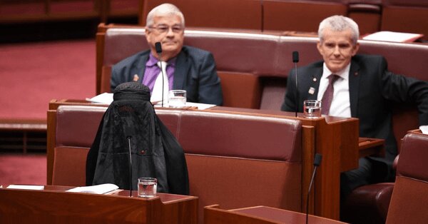 سنگینترین مجازات برای سناتور استرالیایی؛ او مسلمانان را تحقیر کرد / عکس