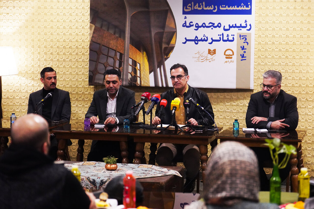 اگر خورشید نیستیم دست کم کِرم شبتاب باشیم/ اینجا فقط جای حرفهایهاست/ کوروش سلیمانی: همانقدر که نگران همسر و فرزندم هستم، نگران تئاتر شهر هم هستم