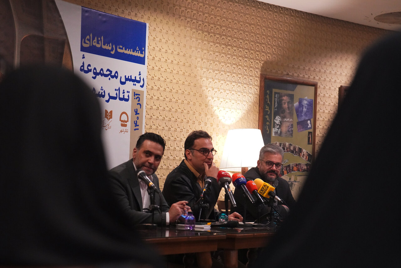 اگر خورشید نیستیم دست کم کِرم شبتاب باشیم/ اینجا فقط جای حرفهایهاست/ کوروش سلیمانی: همانقدر که نگران همسر و فرزندم هستم، نگران تئاتر شهر هم هستم