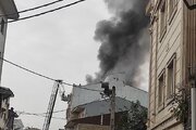 ببینید | آتش‌سوزی مهیب یک ساختمان مسکونی در محله لب آب رشت
