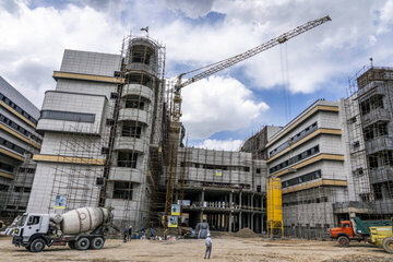 تکمیل بیمارستان نیایش خرم‌آباد اولویت وزارت بهداشت