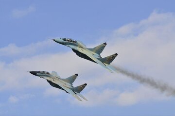 ادعاها درباره حمله هوایی به تهران از طریق آسمان عراق صحت دارد؟/ علت پرواز جنگنده های ارتش در آسمان پایتخت